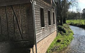 Maison au bord de riviere , proche de la mer- spa semi rigide plein air en option